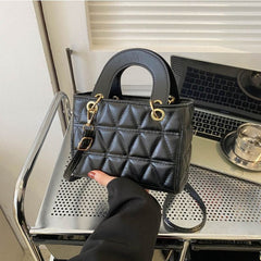 Sophisticated Quilted Mini Tote Bag – A Petite Yet Stylish Companion for Every Occasion