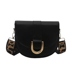 Elegant Saddle Crossbody Bag – With its classic saddle shape and refined design