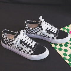 Retro Skater Low-Tops – Channeling old-school skate vibes