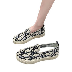 Casual Slip-On Sneaker with Rubber Sole – Combining effortless style and all-day comfort