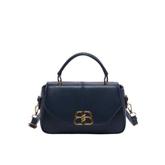 Sophisticated Minimalist Underarm Baguette with Distinct Metal Decor – Effortlessly Chic for Any Occasion