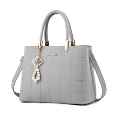 Trendy Underarm Shoulder Handbag – Featuring a sleek, modern silhouette