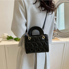 Sophisticated Quilted Mini Tote Bag – A Petite Yet Stylish Companion for Every Occasion