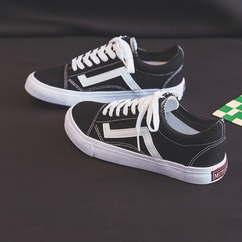 Timeless Slip-On Sneakers – Effortlessly blending style and convenience