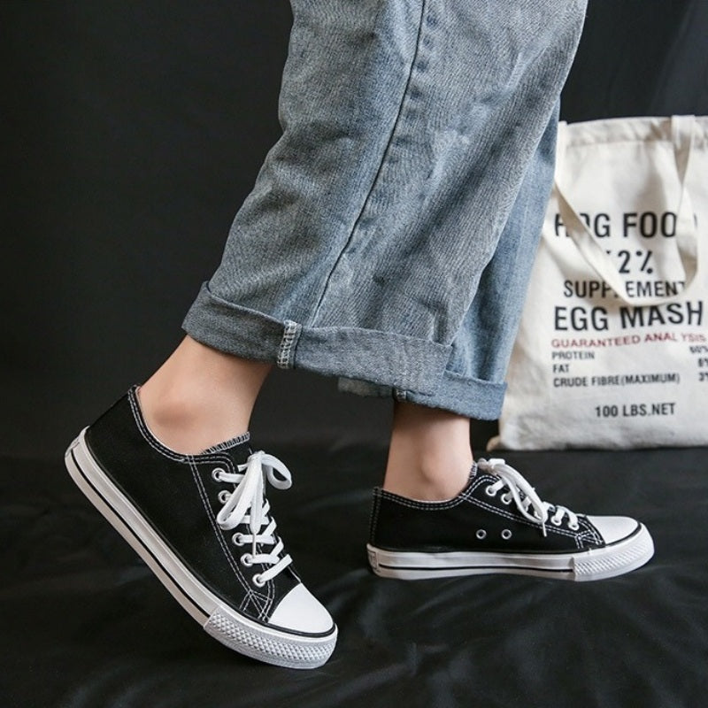 Vintage Vibe Canvas Shoes – Infused with Retro Charm and Modern Comfort, These Classic Sneakers Offer a Timeless Aesthetic