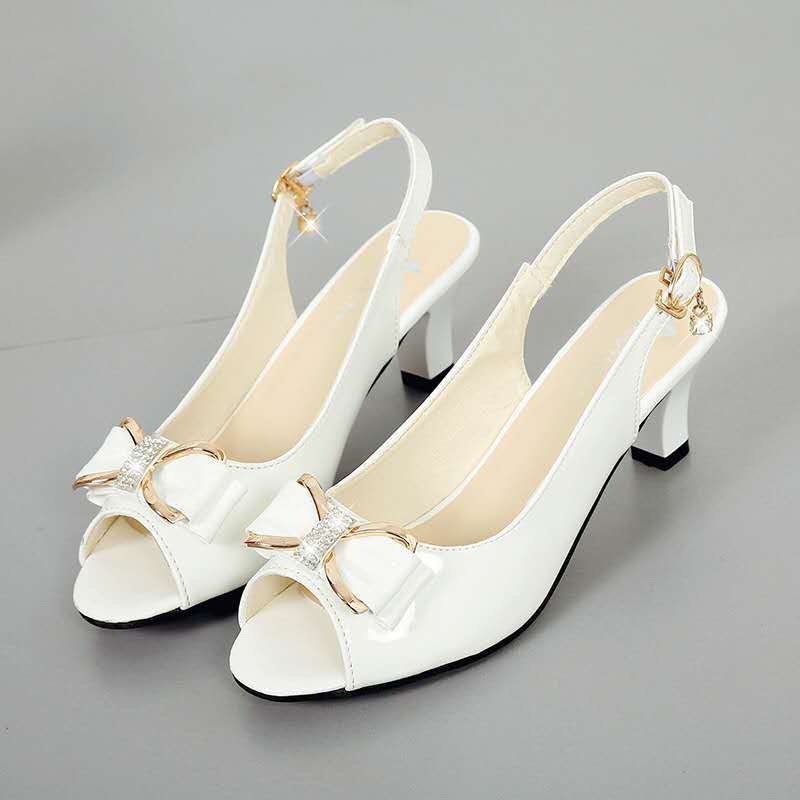 Chic Peep-Toe Heeled Mules – A modern blend of elegance and ease