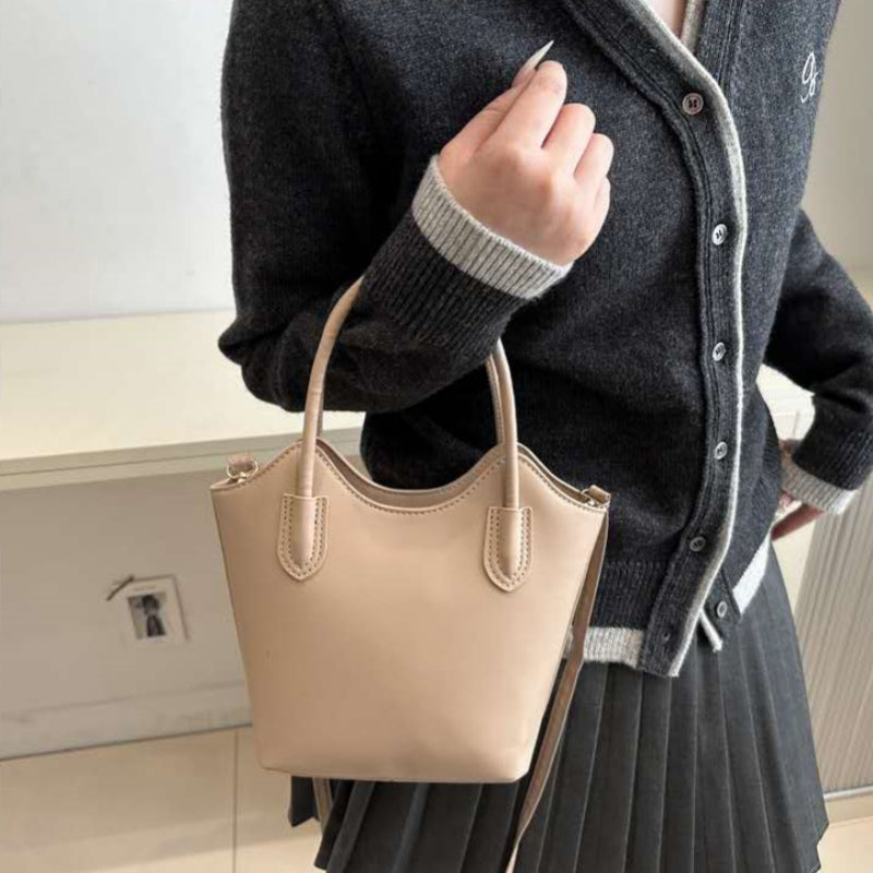 Minimalist Faux Leather Tote Bag – Crafted from high-quality faux leather
