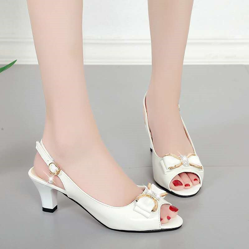 Chic Peep-Toe Heeled Mules – A modern blend of elegance and ease